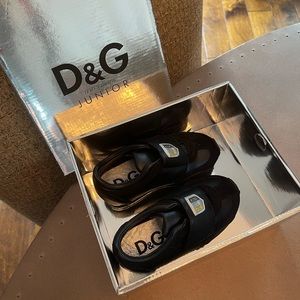 D&G Junior -Black with Silver, size 8 US, 25 Euro